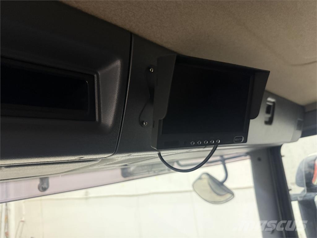 Scania P360 Camiones con caja de remolque