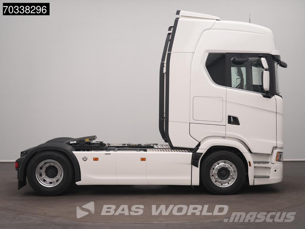 Scania S660 4X2 Retarder 2x Tanks Standklima ACC Leather Trekkers