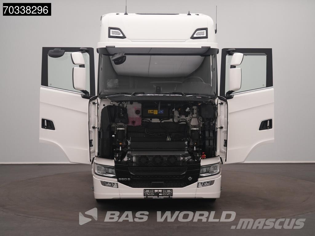 Scania S660 4X2 Retarder 2x Tanks Standklima ACC Leather Trekkers