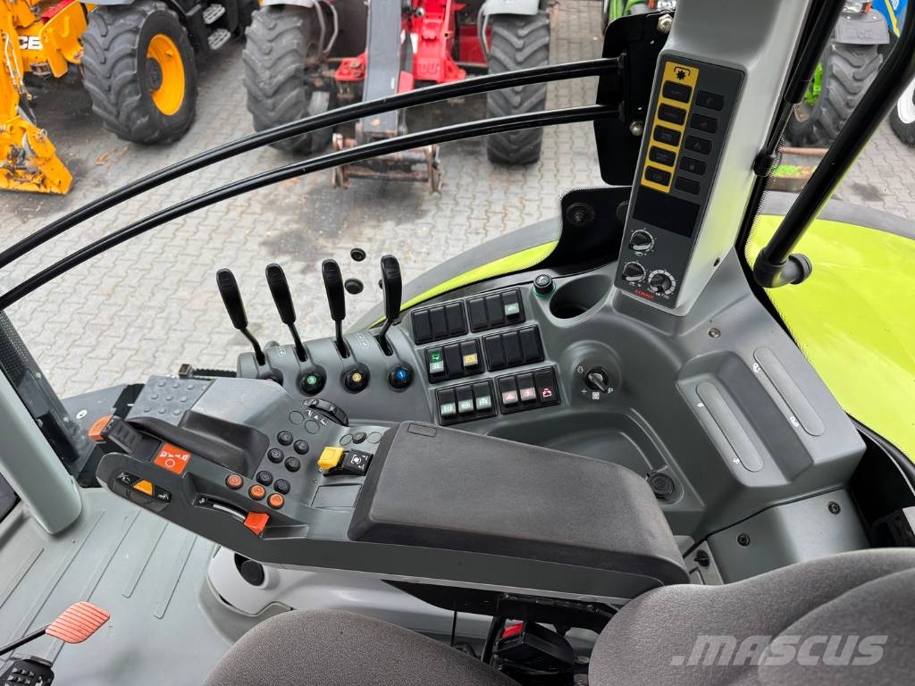 CLAAS AXION 800 CIS Tractores
