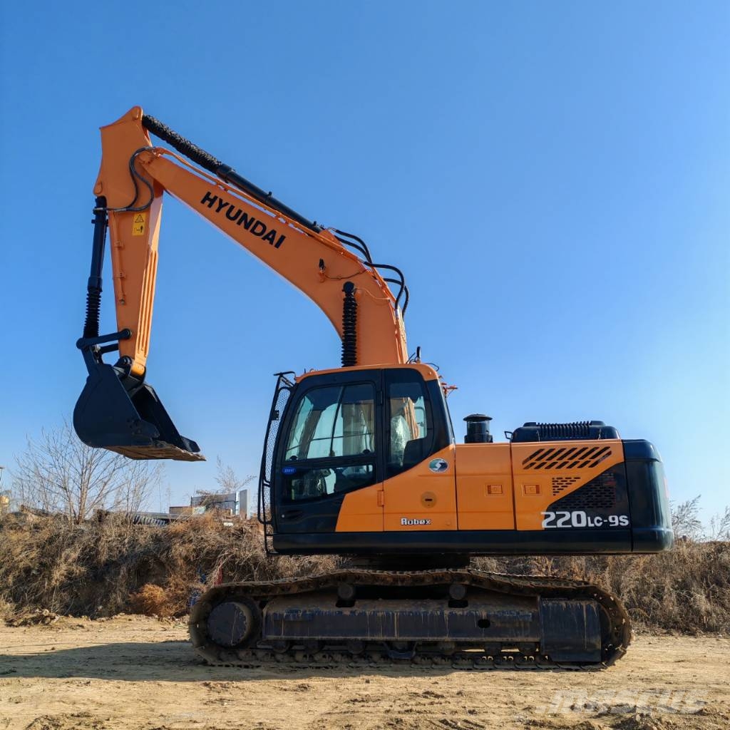 Hyundai 220 lc Paletli ekskavatörler