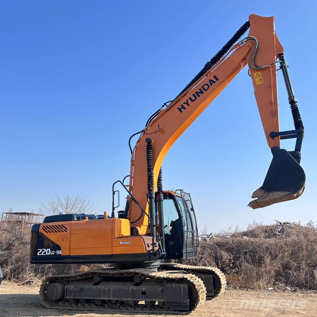 Hyundai 220 lc Paletli ekskavatörler