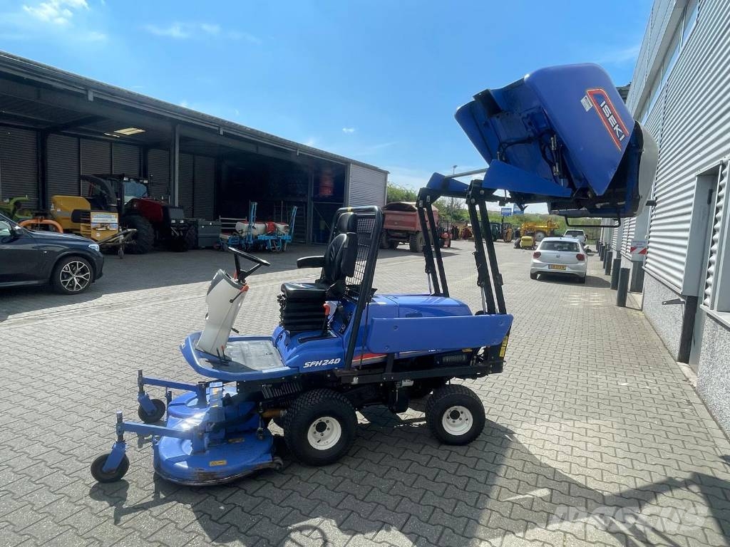 Iseki SFH240F diesel frontmaaier met opvang Tondeuses montées