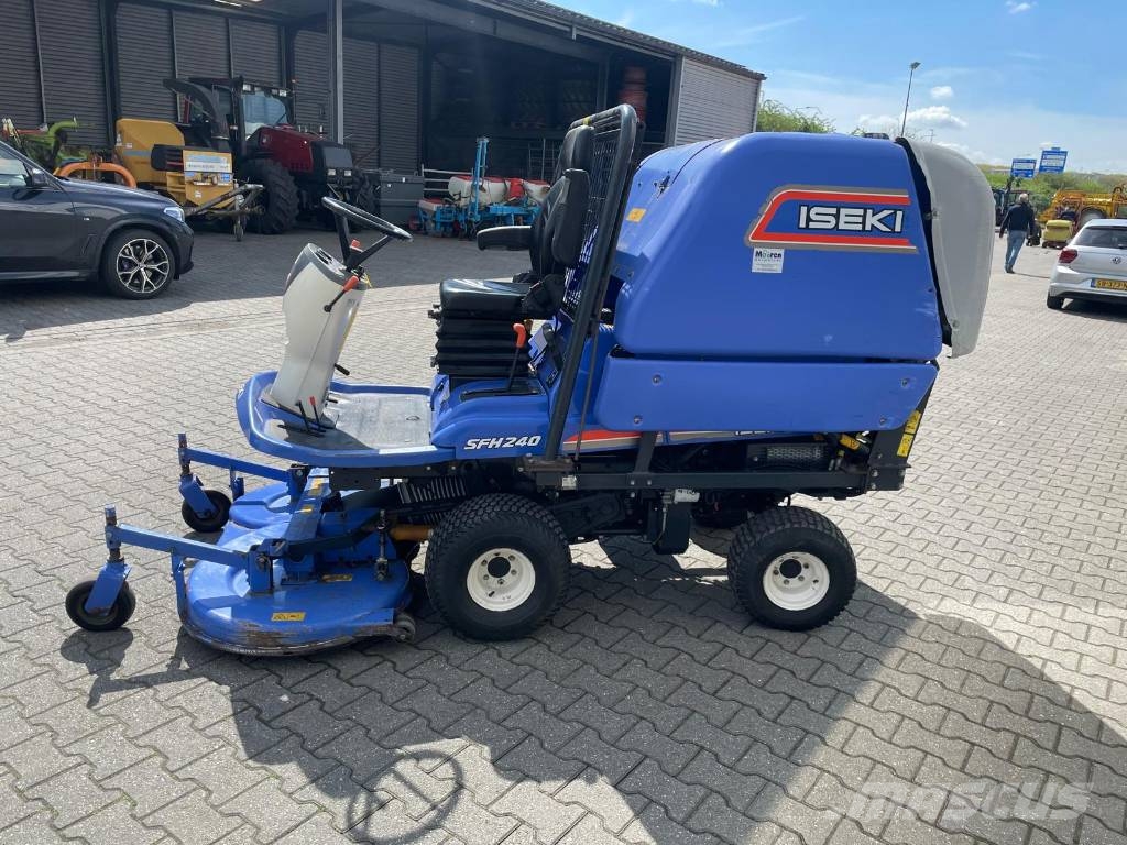 Iseki SFH240F diesel frontmaaier met opvang Tondeuses montées