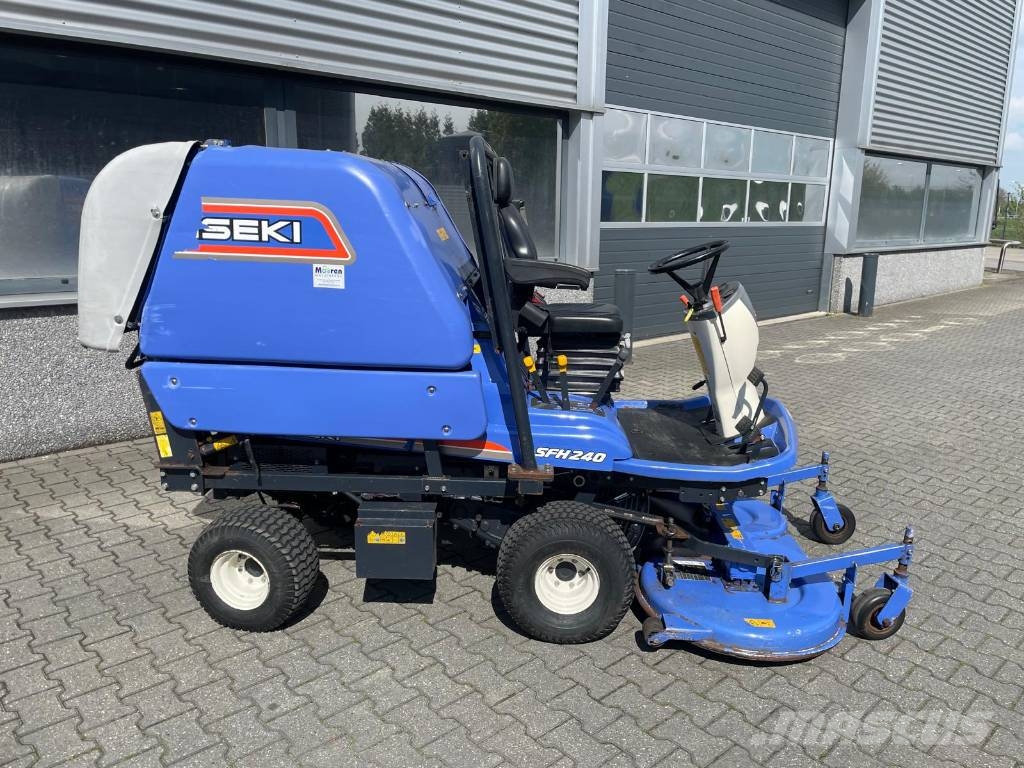 Iseki SFH240F diesel frontmaaier met opvang Tondeuses montées