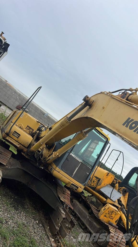Komatsu PC 200 Cabins and interior