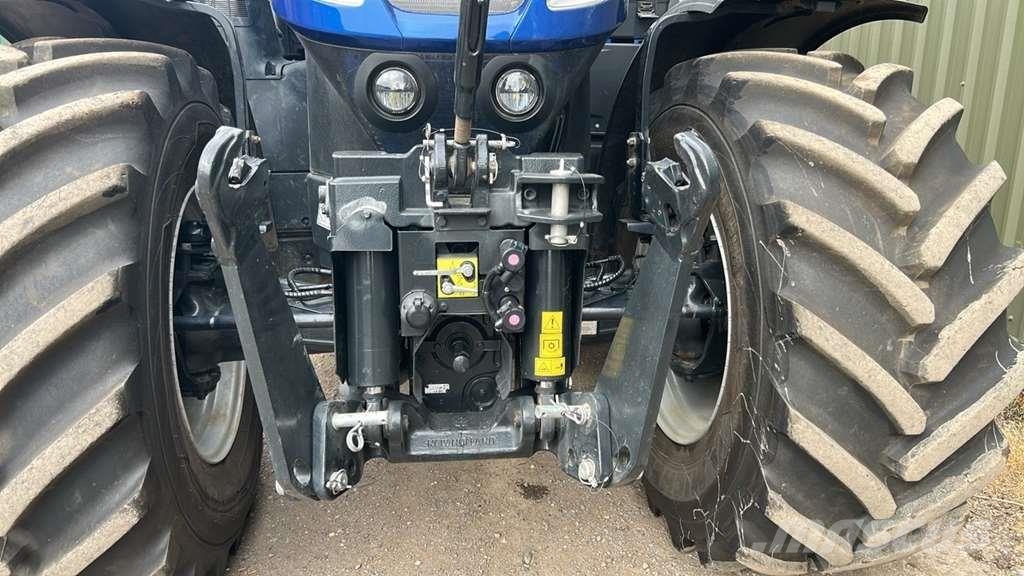 New Holland T7.300 PLMi Auto Command Tractors