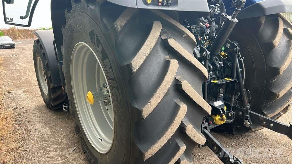 New Holland T7.300 PLMi Auto Command Tractors