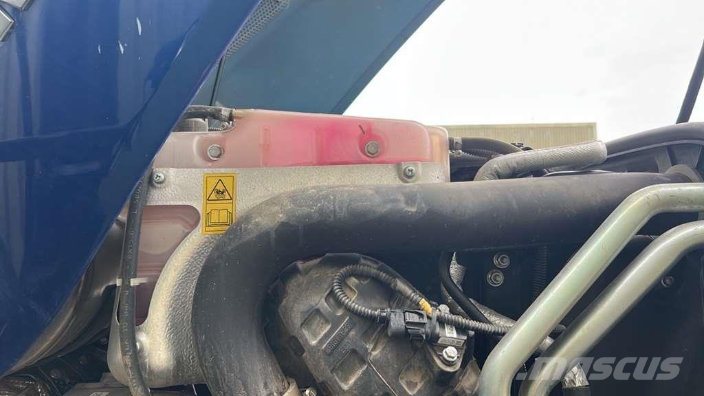 New Holland T7.300 PLMi Auto Command Tractors