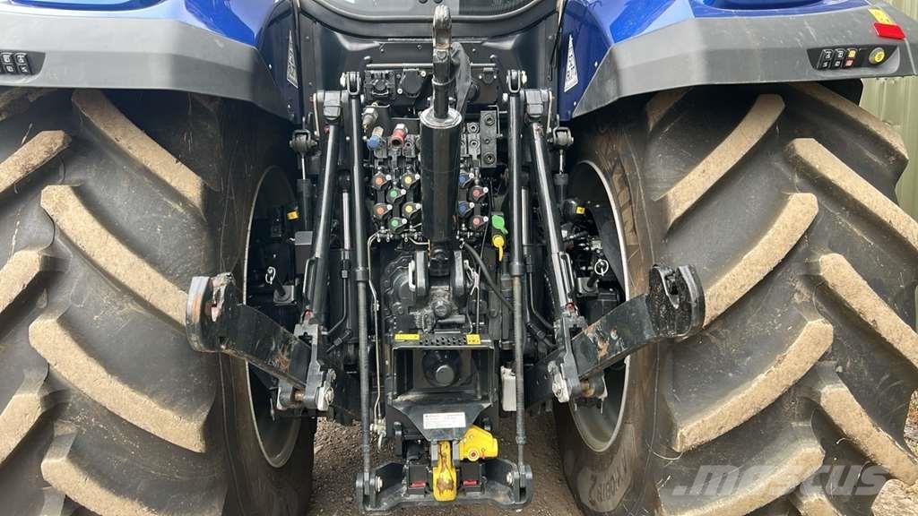 New Holland T7.300 PLMi Auto Command Tractors