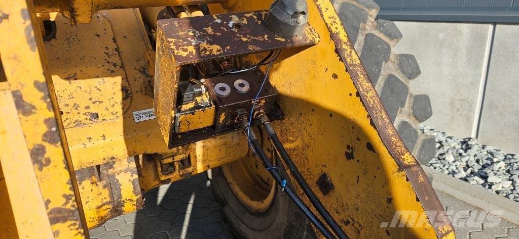 Komatsu WA 200 Wielladers