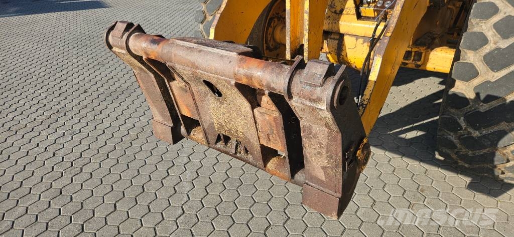 Komatsu WA 200 Wielladers