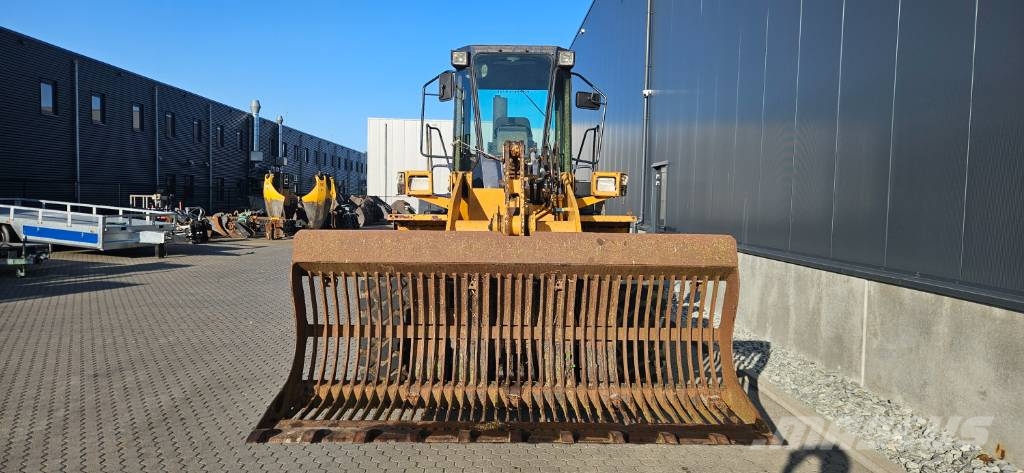 Komatsu WA 200 Wielladers
