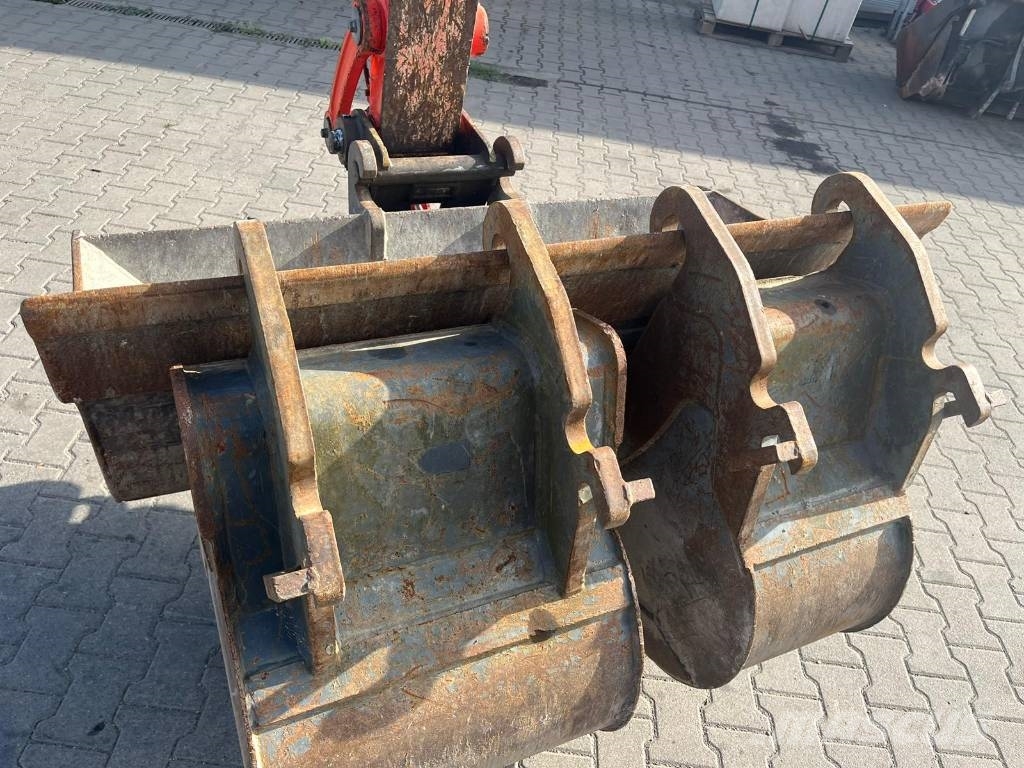 Kubota KX 080-4 中型挖掘机