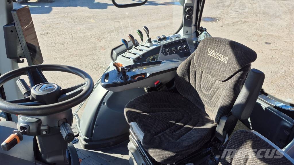 Valtra T145 Active Traktorit