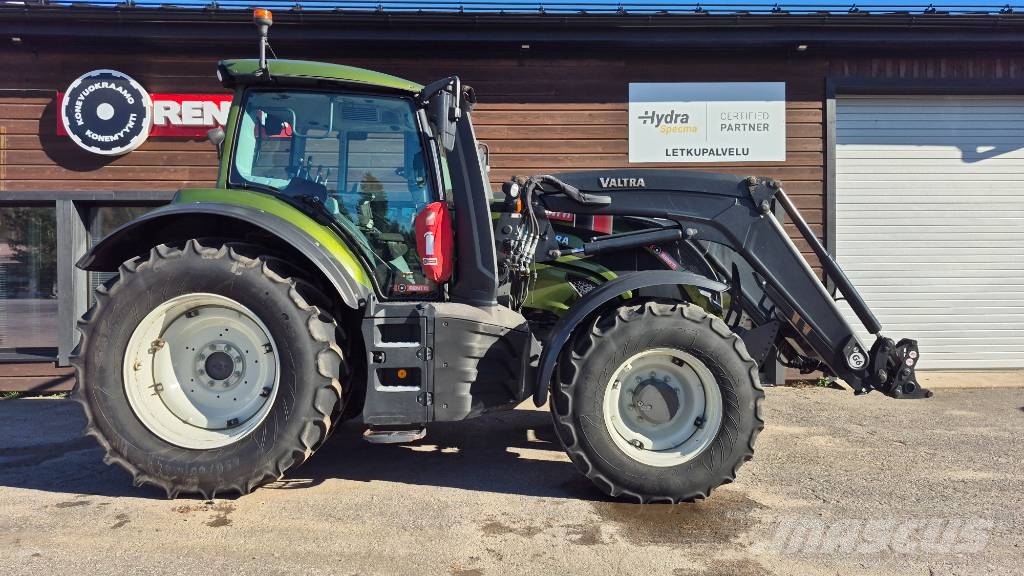 Valtra T145 Active Traktorit