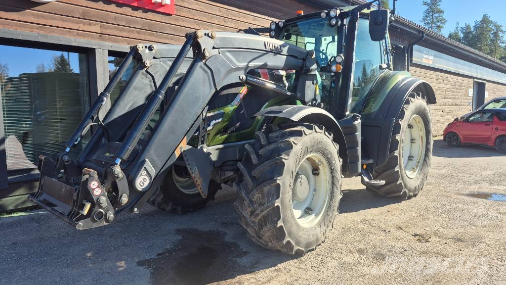 Valtra T145 Active Traktorit