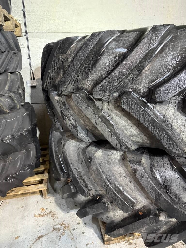 New Holland T 7 HD Tyres, wheels and rims