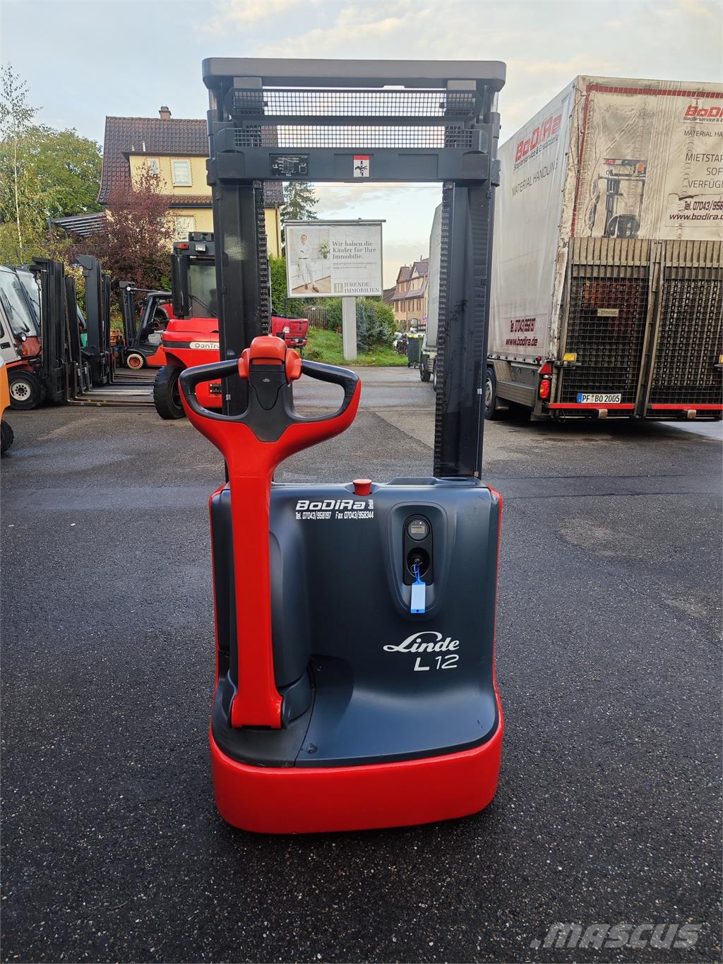 Linde L 12 Elektromos gyalogkíséretű targoncák