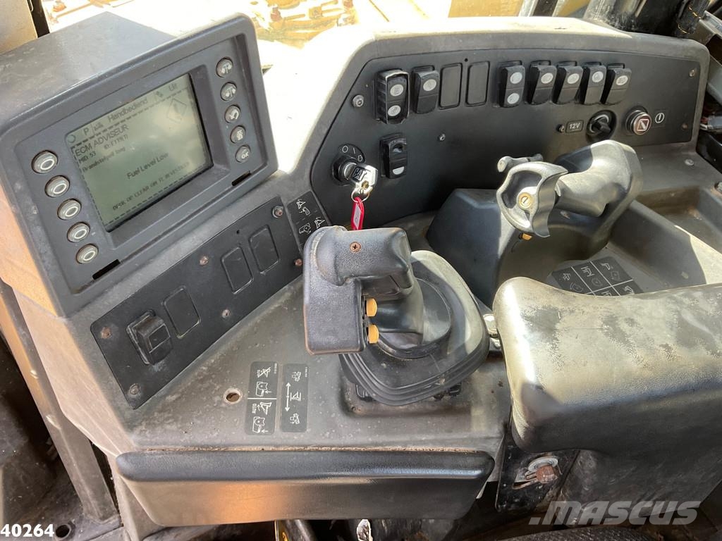 CAT D11 Dozer + Ripper + EPA 履帶推土機