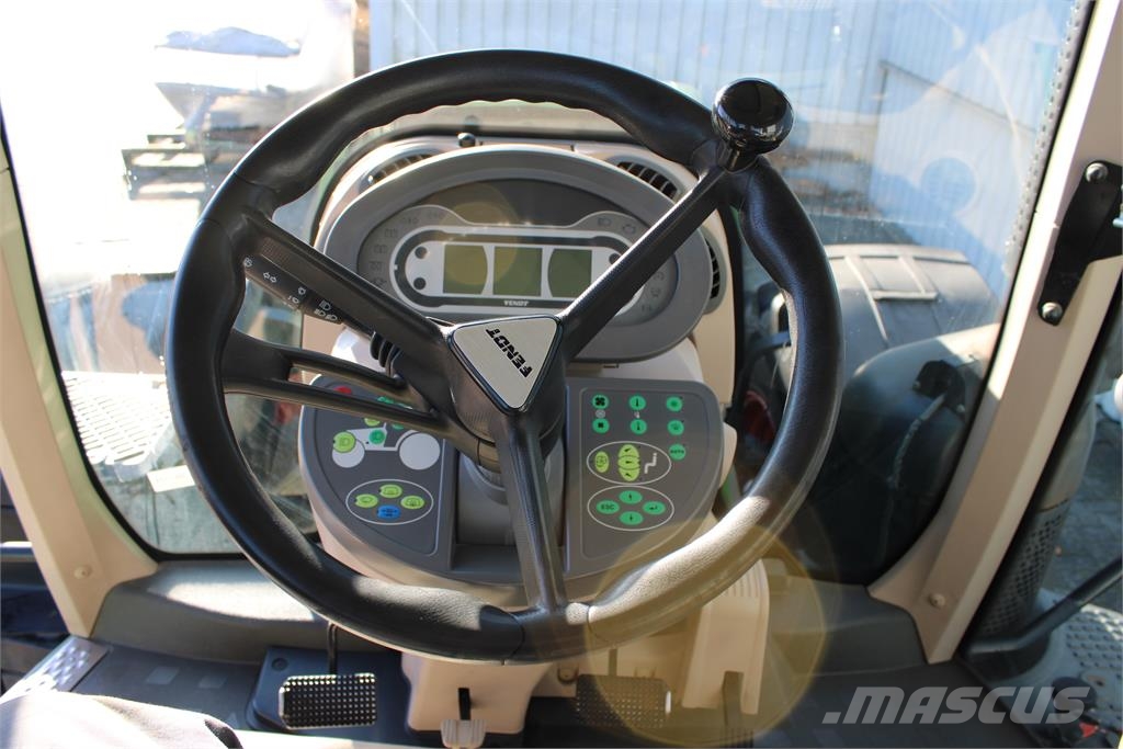 Fendt 828 Vario S4 Profi+ Tractores