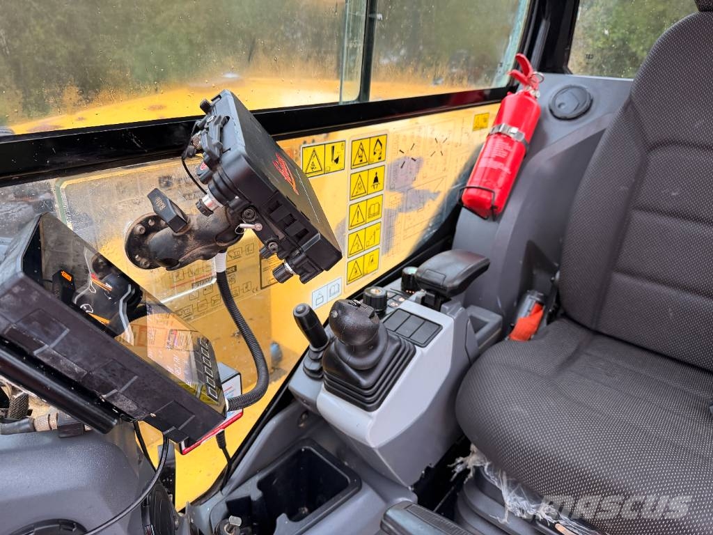 CAT 308 CR 8 Ton Midi Excavator Середні екскаватори 7т. - 12т.