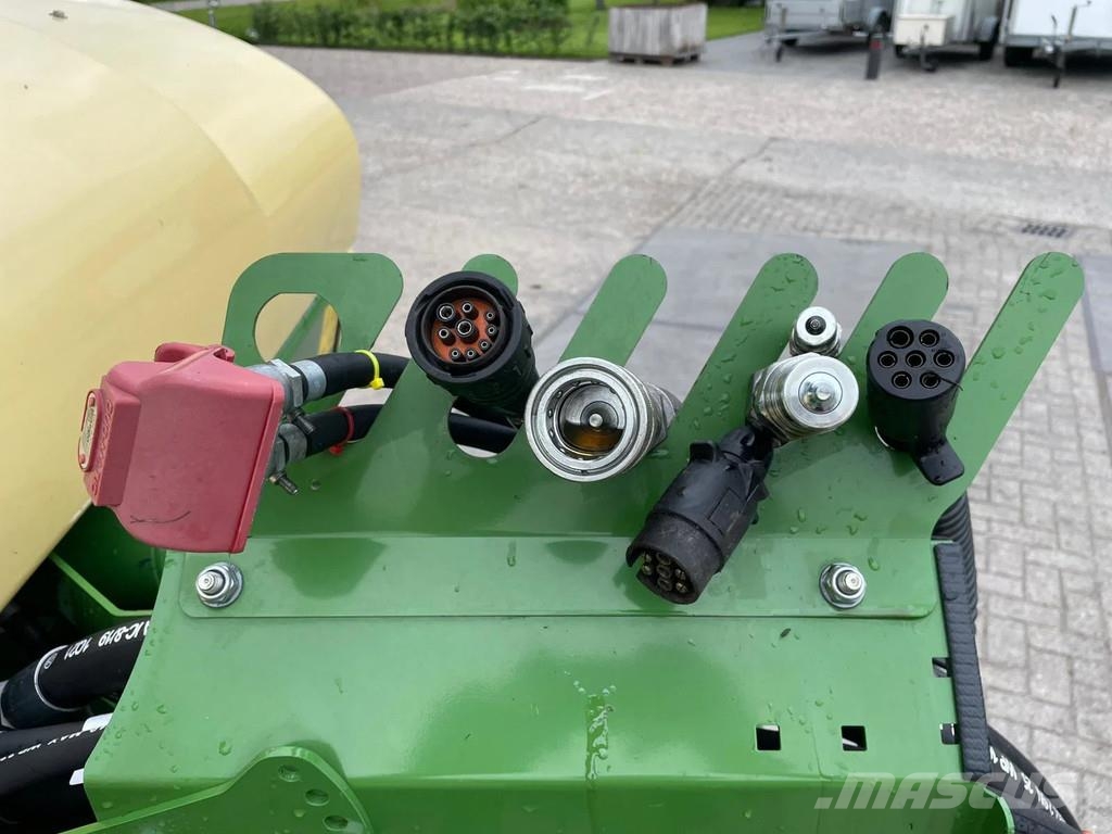 Krone MX 330 GL opraapwagen NIEUW STAAT 129 UUR!! Self-propelled foragers