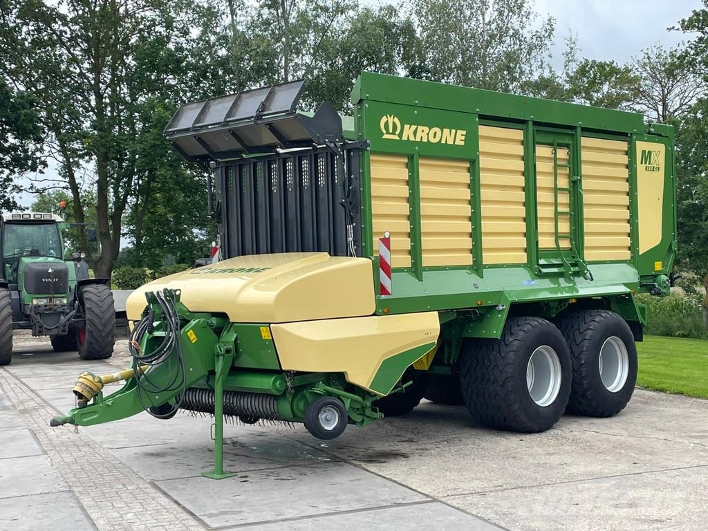 Krone MX 330 GL opraapwagen NIEUW STAAT 129 UUR!! Self-propelled foragers