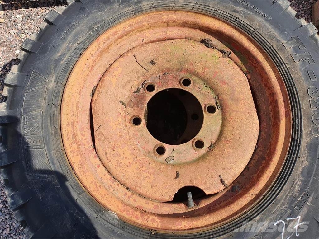 BKT 7.5-20 Tyres, wheels and rims