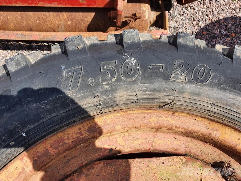 BKT 7.5-20 Tyres, wheels and rims