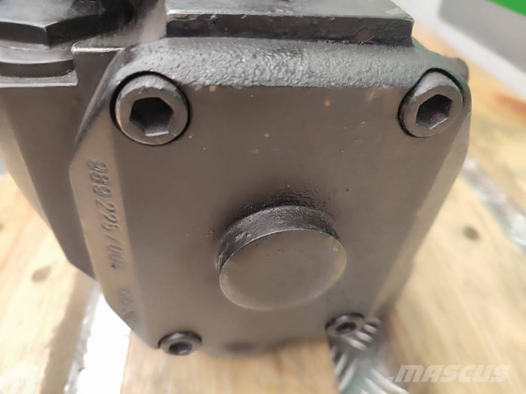Merlo Hydraulic piston pump Broenigaus Hudromatik Hüdraulika