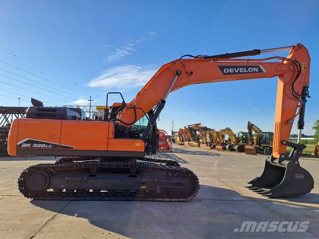 Develon DX300LC-7M Raupenbagger