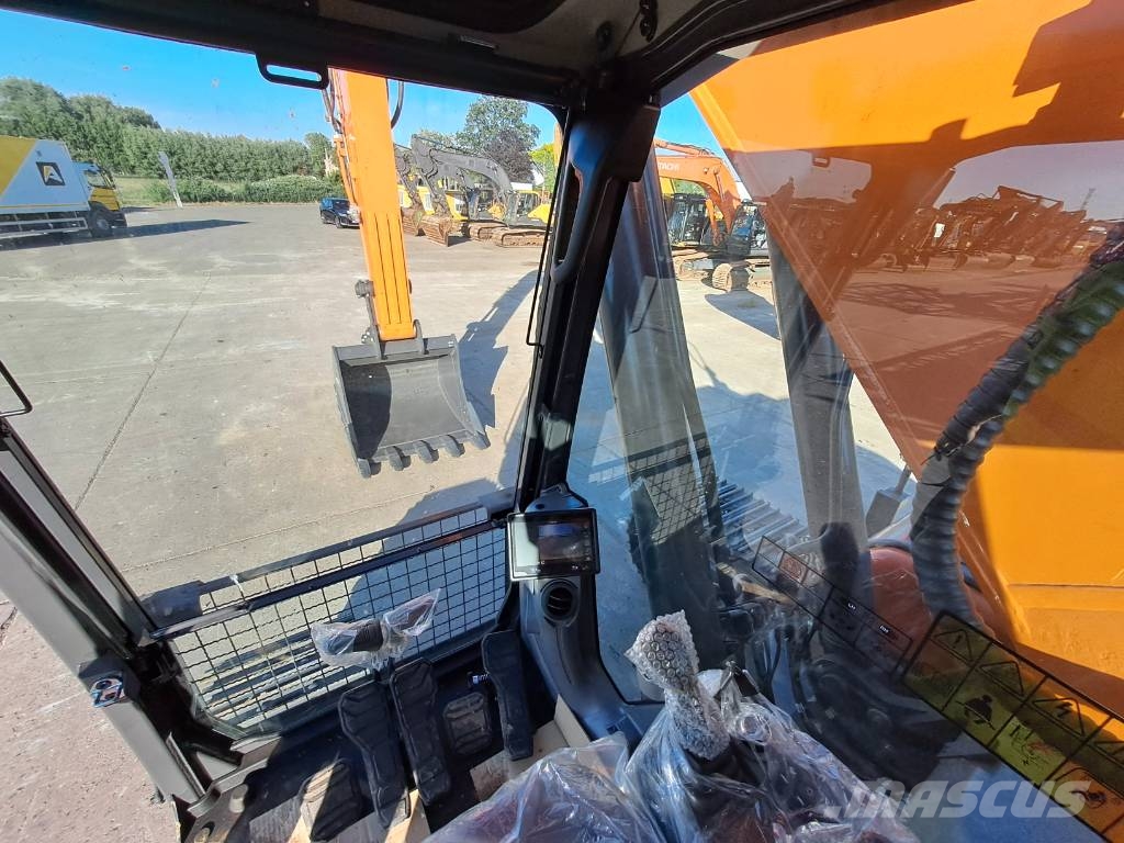 Develon DX300LC-7M Raupenbagger