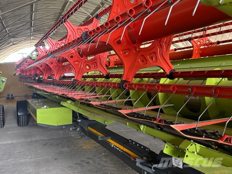 CLAAS Lexion 770 TT m. SW Vario 1230 Sonstige Landmaschinen