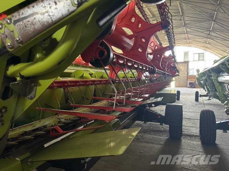 CLAAS Lexion 770 TT m. SW Vario 1230 Sonstige Landmaschinen