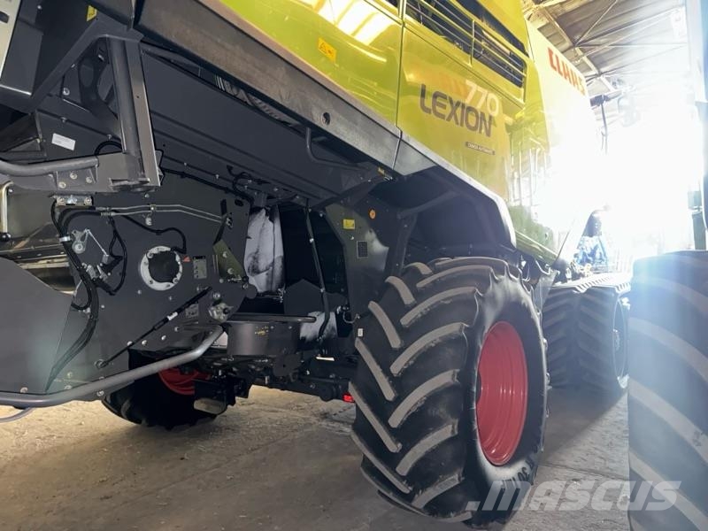 CLAAS Lexion 770 TT m. SW Vario 1230 Sonstige Landmaschinen