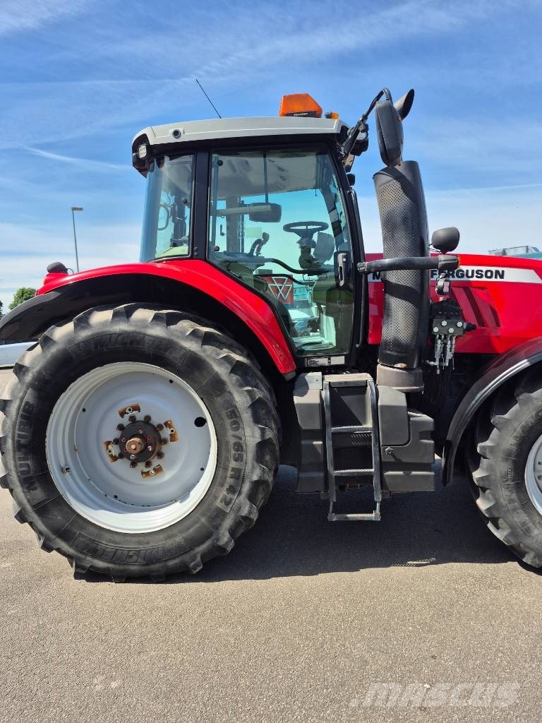 Massey Ferguson 7624 Трактори