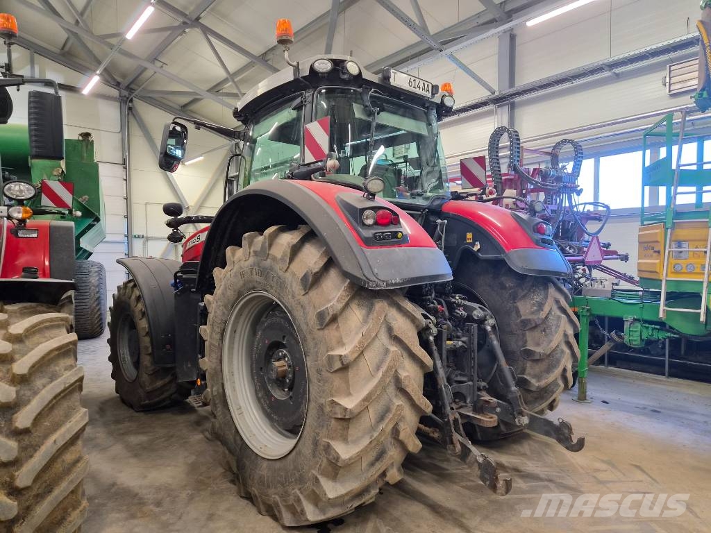 Massey Ferguson 8740S Traktori