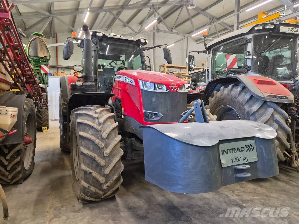 Massey Ferguson 8740S Traktory