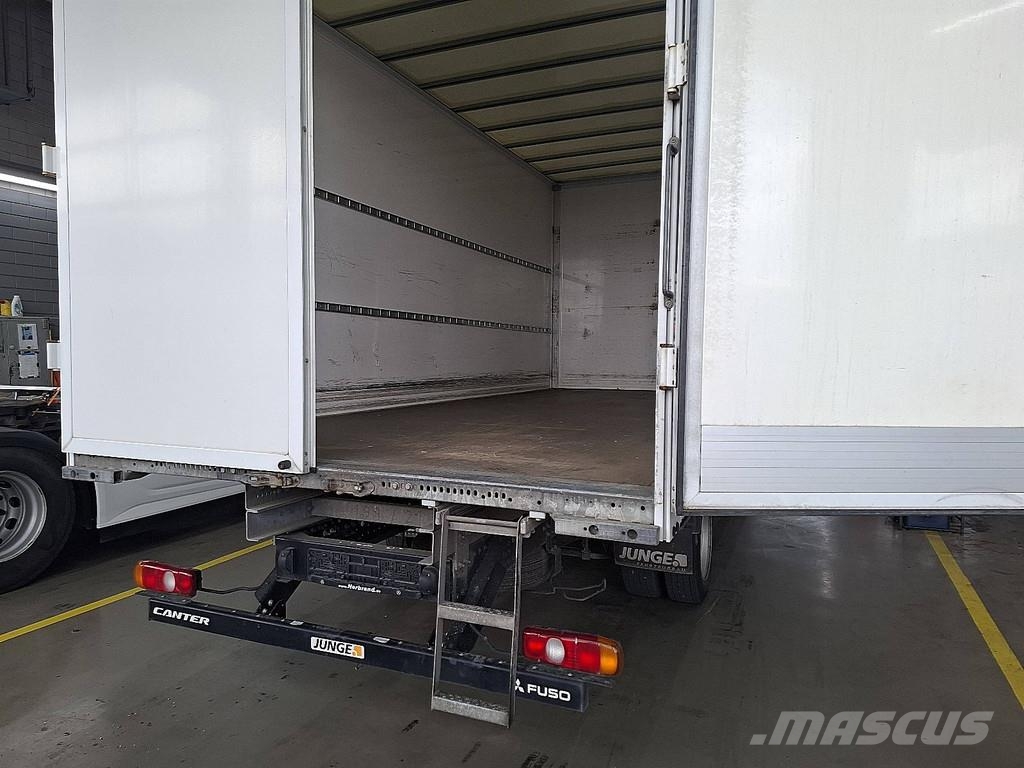 Fuso CANTER 7C18 AMT 3 SEATS AIRCO Camiones con caja de remolque