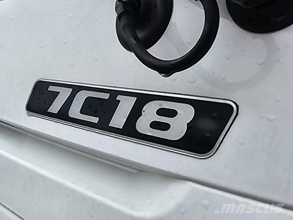 Fuso CANTER 7C18 AMT 3 SEATS AIRCO Camiones con caja de remolque