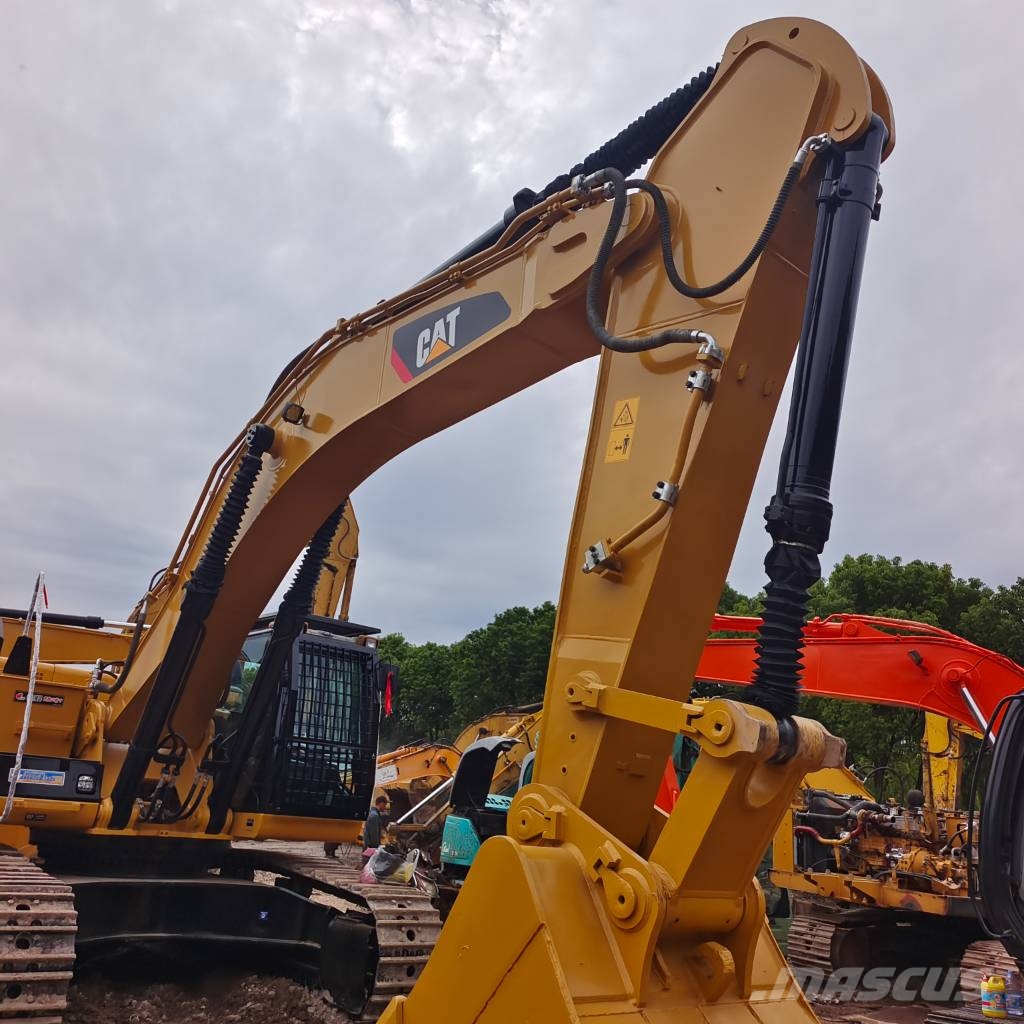 CAT 349D2L 3000 units excavators in stock Верижен екскаватор