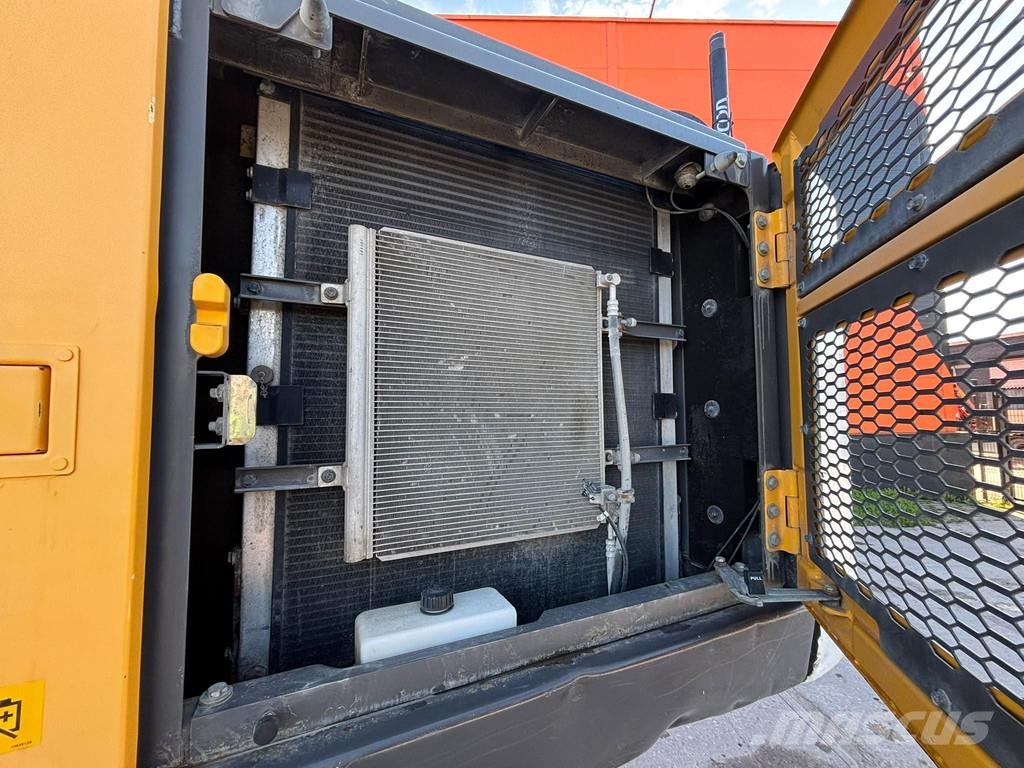 Volvo EC 220 EL TILTROTATOR / CENTRAL LUBRICATION / AC Roomikekskavaatorid