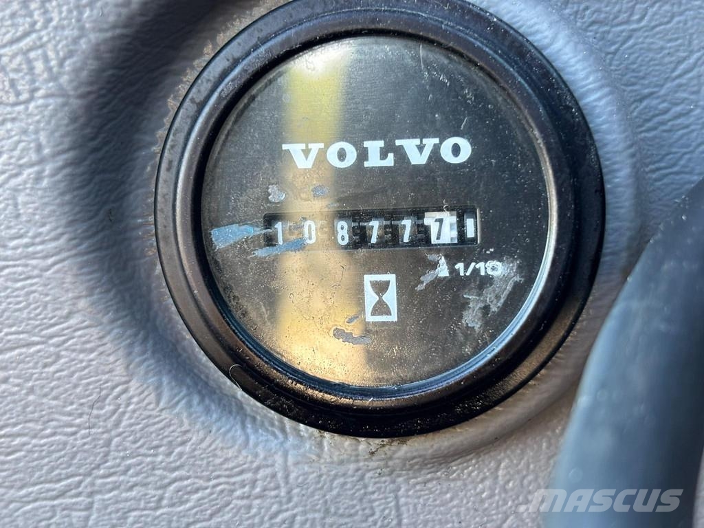 Volvo EC 220 EL TILTROTATOR / CENTRAL LUBRICATION / AC Roomikekskavaatorid