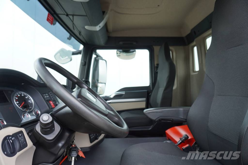 MAN TGS 26.420 6×4 / Fassi F215A.2.24 / remote control Tovornjaki z žerjavom
