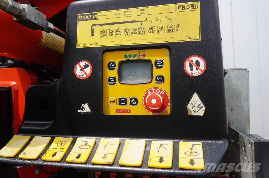 MAN TGS 26.420 6×4 / Fassi F215A.2.24 / remote control Tovornjaki z žerjavom