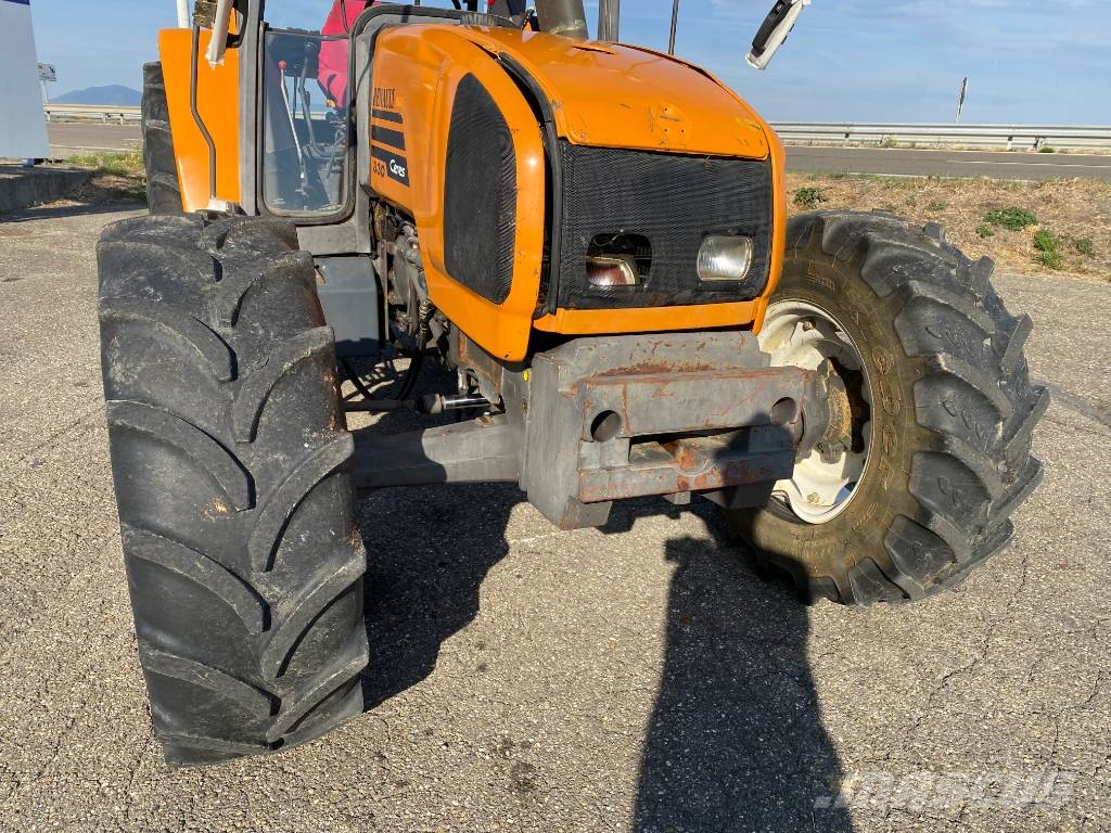 Renault CERES 330 Mécanique endommagé Tracteur
