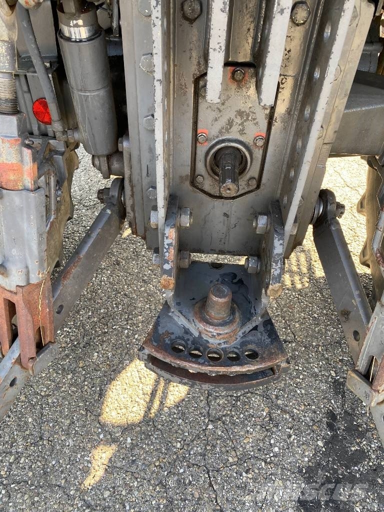 Renault CERES 330 Mécanique endommagé Tracteur
