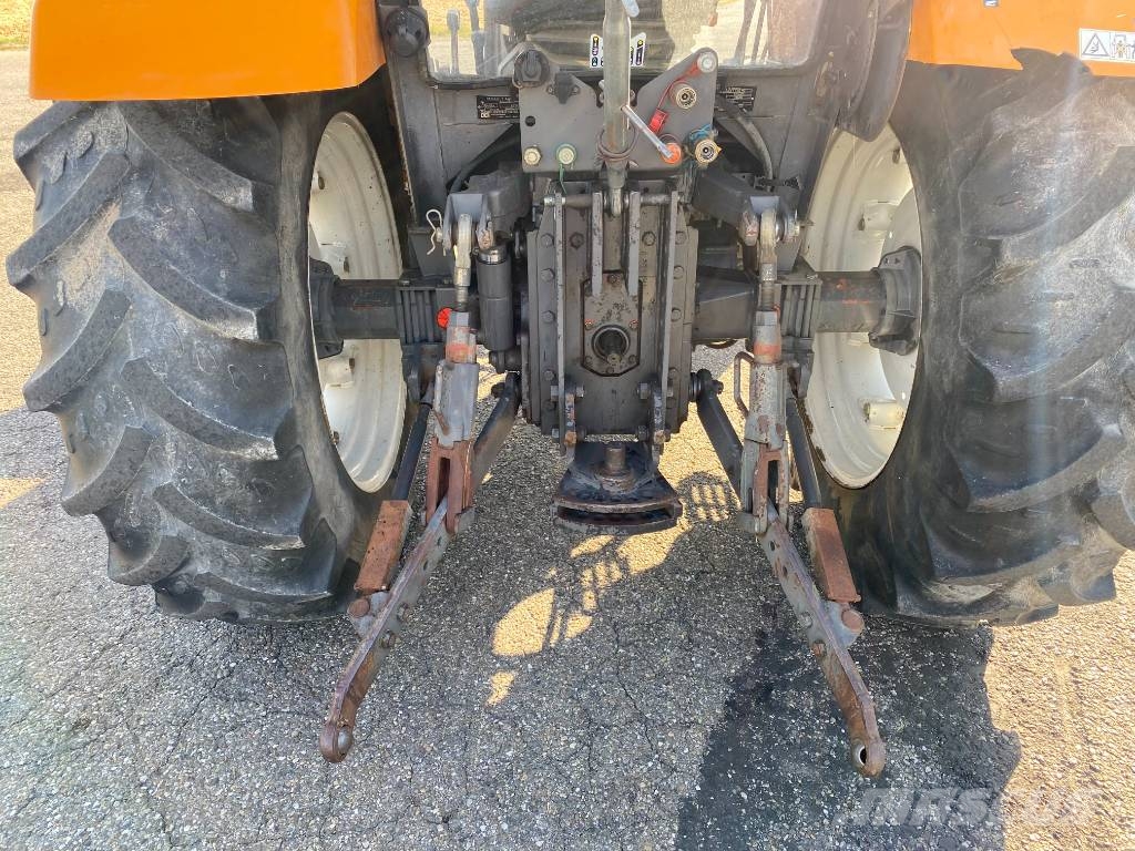Renault CERES 330 Mécanique endommagé Tracteur