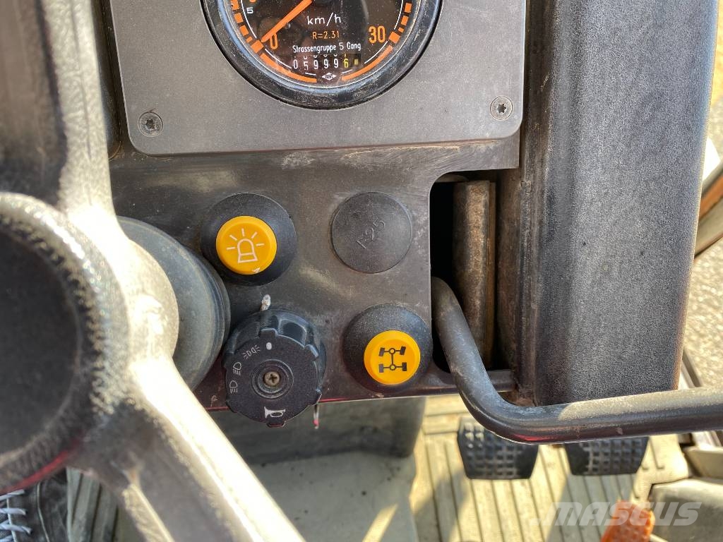 Renault CERES 330 Mécanique endommagé Tracteur